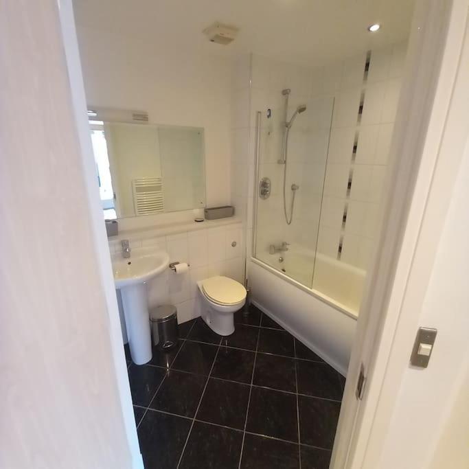 Centrally Situated 1 Bedroom Apartment! 伯明翰 外观 照片